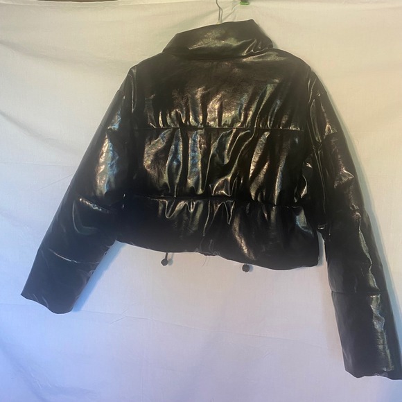 PRETTYLITTLETHING Black Patent Leather Puffer Jacket Cropped Funnel Neck Sz 8 - Picture 3 of 10